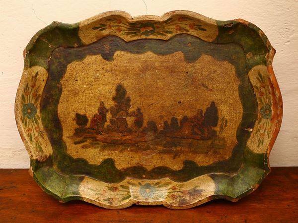 Tray in lacquered wood and decorated with Poor Art tecnique