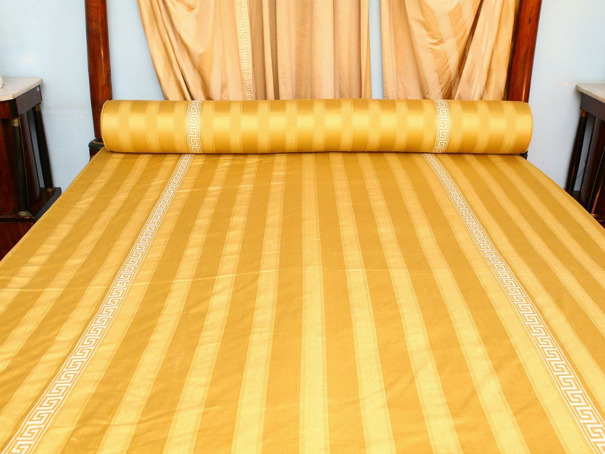 Letto a Baldacchino in Noce