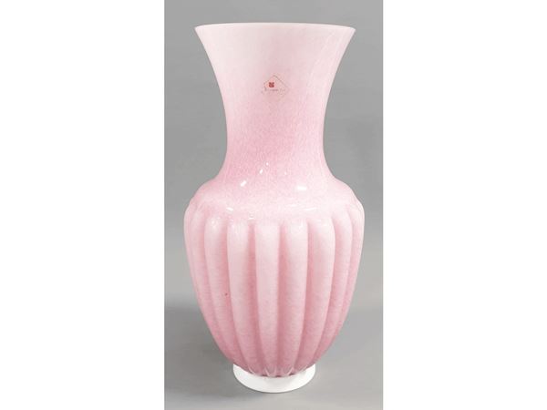 Vase series" Les Henokiens", pink glass and lattimo base applied. Signed Barovier e Toso Murano
