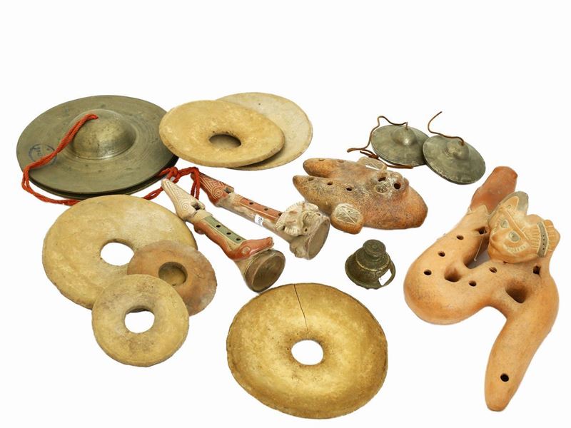 Lotto di Strumenti Musicali in Terracotta e Metallo