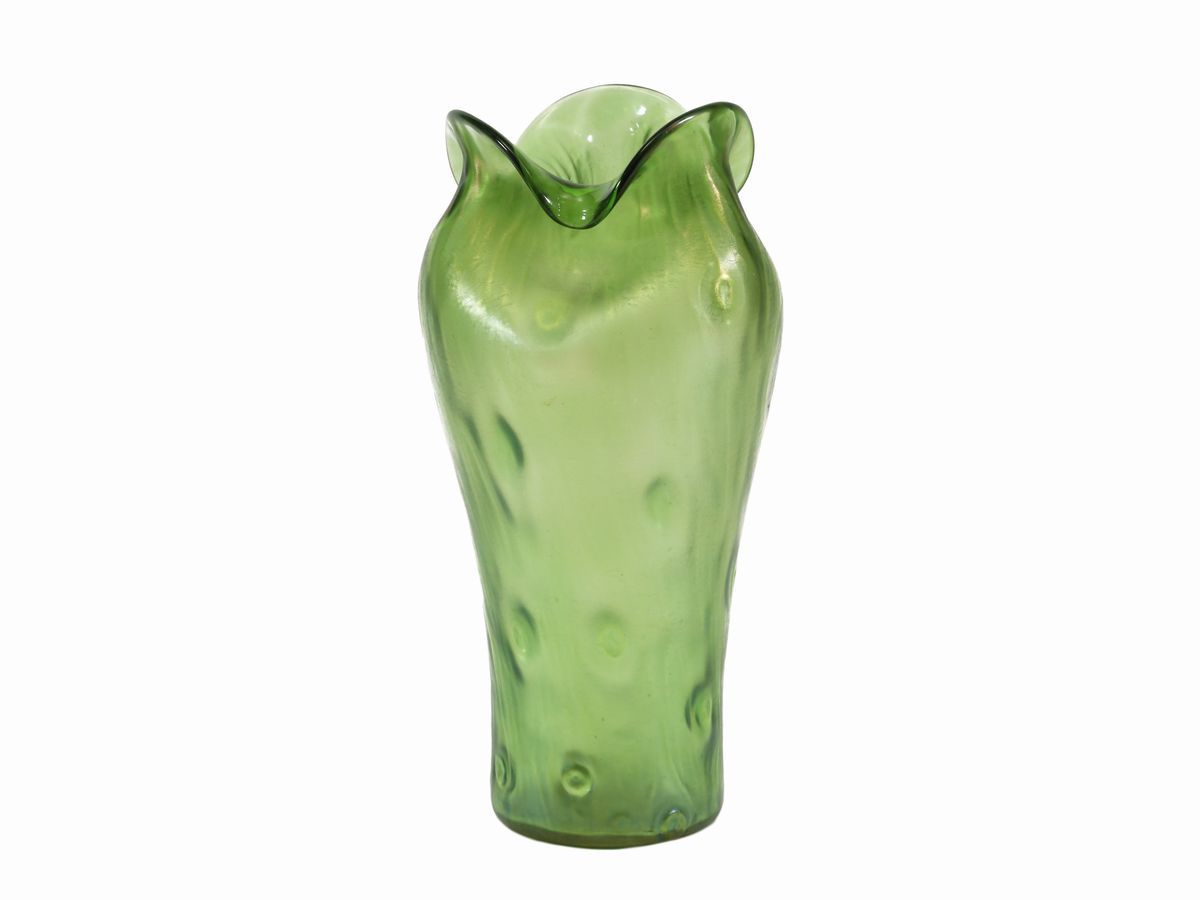 Vaso Loetz in Vetro Iridescente Verde