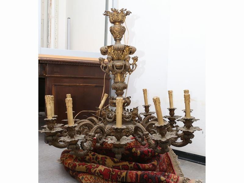 Grande Lampadario in Bronzo Dorato ed Altri Metalli
