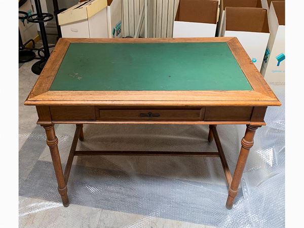 An oak writing table  (early 20th century)  - Auction Furniture from Compagni Palace in Florence - Maison Bibelot - Casa d'Aste Firenze - Milano