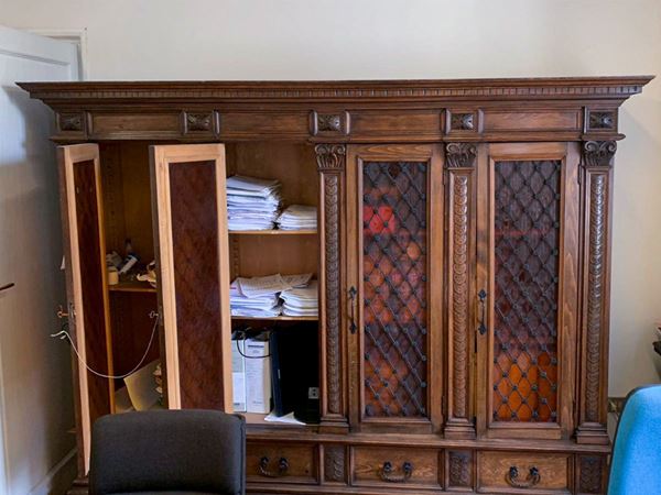 A softwood library  (first half of the 20th century)  - Auction Furniture from Compagni Palace in Florence - Maison Bibelot - Casa d'Aste Firenze - Milano