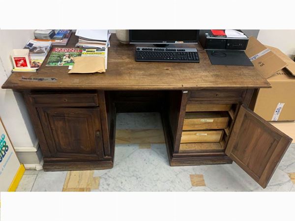 A softwood desk  (first half of the 20th century)  - Auction Furniture from Compagni Palace in Florence - Maison Bibelot - Casa d'Aste Firenze - Milano