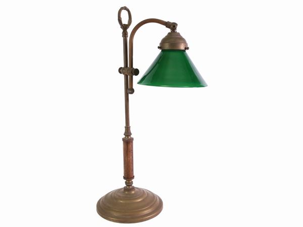 A brass lamp  (early 20th century)  - Auction Furniture, Paintings and Curiosities from Private Collections - Maison Bibelot - Casa d'Aste Firenze - Milano