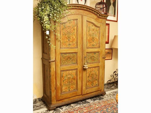 A lacquered wood wardrobe  (19th century)  - Auction The florentine house of a milanese collector: important glasses, objects of art and contemporary art - Maison Bibelot - Casa d'Aste Firenze - Milano