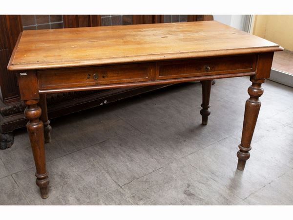A walnut writing table  (second half of the 19th century)  - Auction Furniture from Compagni Palace in Florence - Maison Bibelot - Casa d'Aste Firenze - Milano
