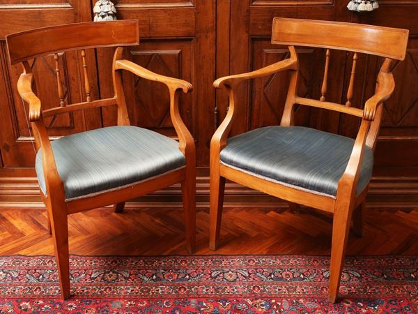 A couple of walnut armchairs  (19th century)  - Auction The florentine house of a milanese collector: important glasses, objects of art and contemporary art - Maison Bibelot - Casa d'Aste Firenze - Milano
