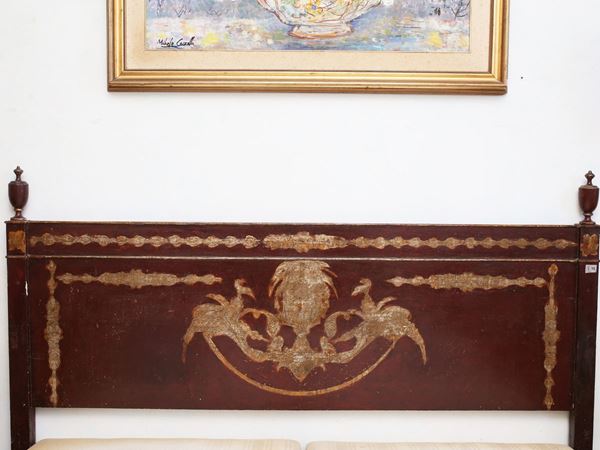 A double bed headboard  - Auction The florentine house of a milanese collector: important glasses, objects of art and contemporary art - Maison Bibelot - Casa d'Aste Firenze - Milano