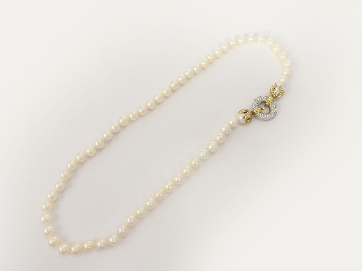 Collana di Perle Coltivate con Fermezza in Oro Bianco e Giallo con Diamanti