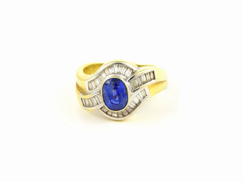 Anello in Oro Bianco e Giallo con Diamanti e Zaffiro