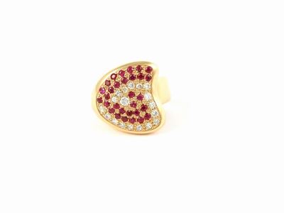 Anello in Oro Rosa con Diamanti e Rubini
