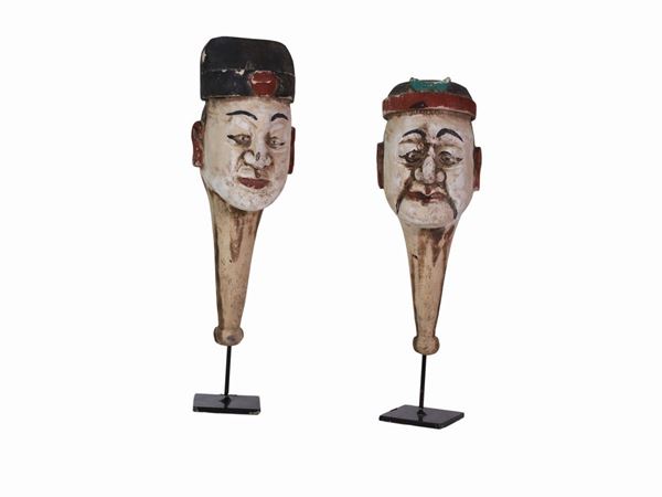 A pair of wooden carved Magot's heads  (Cina, fine del XIX secolo)  - Auction The florentine house of a milanese collector: important glasses, objects of art and contemporary art - Maison Bibelot - Casa d'Aste Firenze - Milano