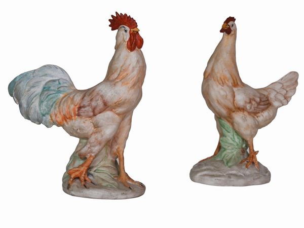 Guido Cacciapuoti : Gallo e gallina in biscuit policromo  ((1892-1953))  - Asta L'appartamento fiorentino di un collezionista milanese: importanti Vetri, Oggetti d'Arte e Arte contemporanea - Maison Bibelot - Casa d'Aste Firenze - Milano