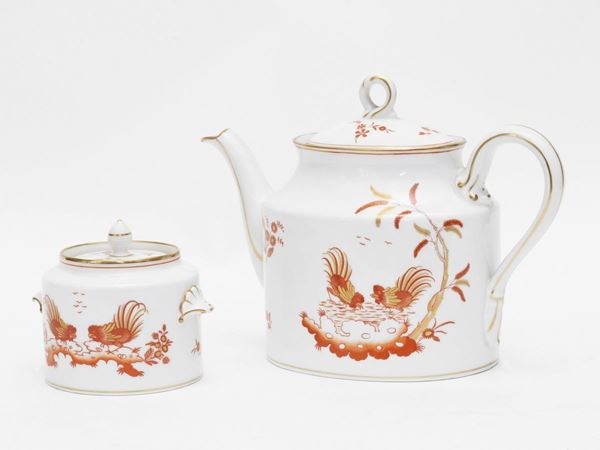 A Richard Ginori porcelain teapot and a sugar bowl