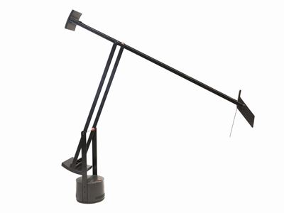 Lampada da Tavolo Tizio, Richard Sapper per Artemide