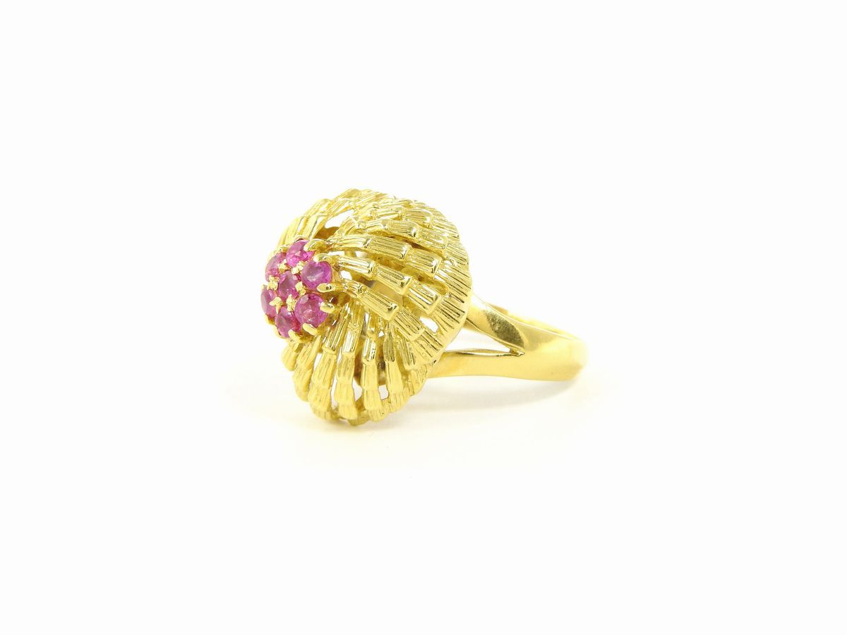 Demi Parure Anello e Orecchini in Oro Giallo con Rubini