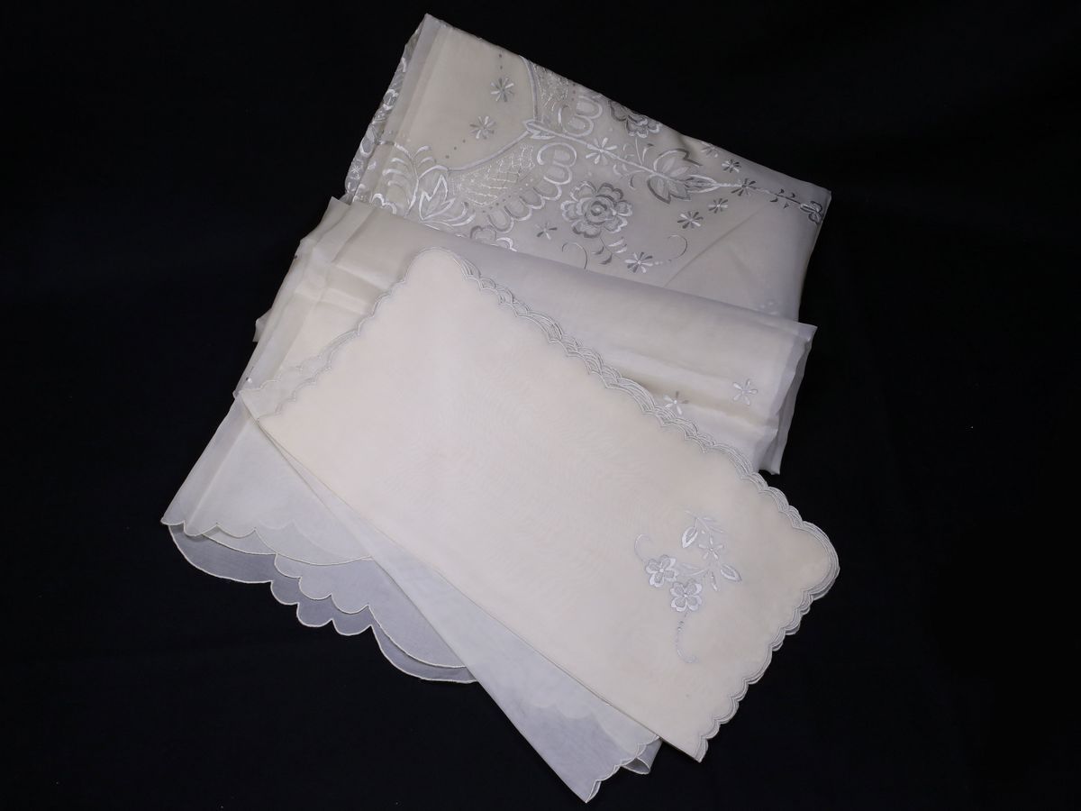 Tovaglia Ovale in Organza Avorio