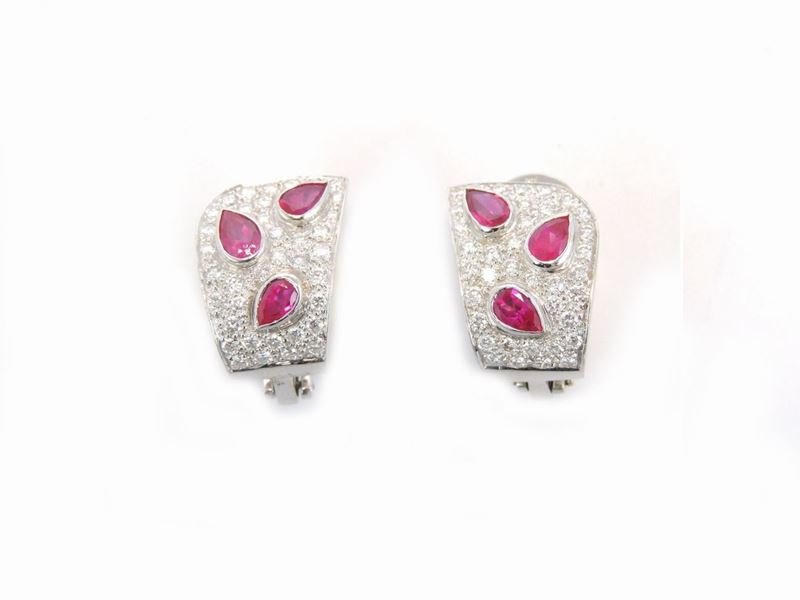 Demi Parure Anello e Orecchini in Oro Bianco con Diamani e Rubini