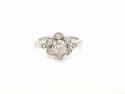 Anello in Oro Bianco con Diamanti