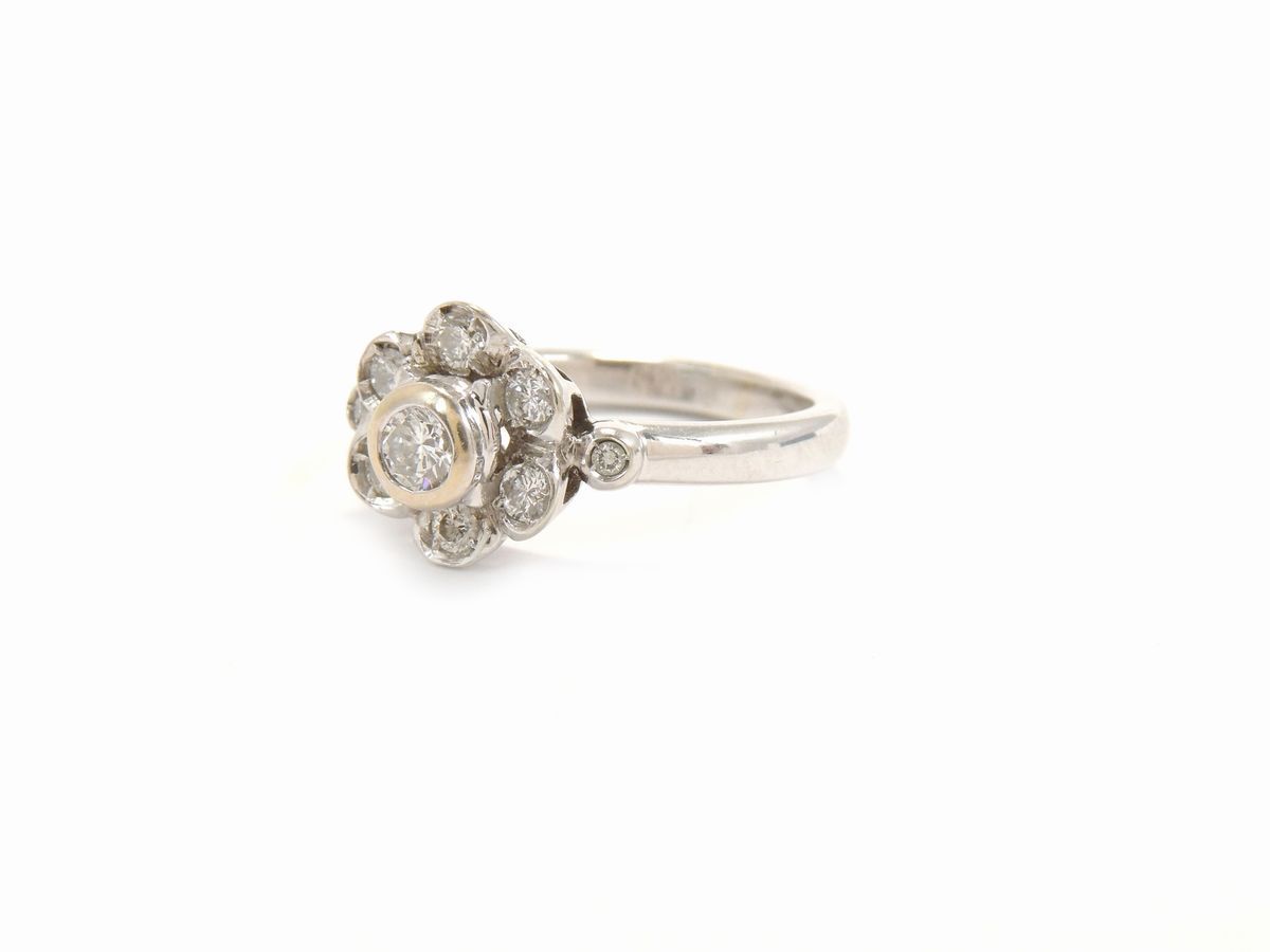 Anello in Oro Bianco con Diamanti