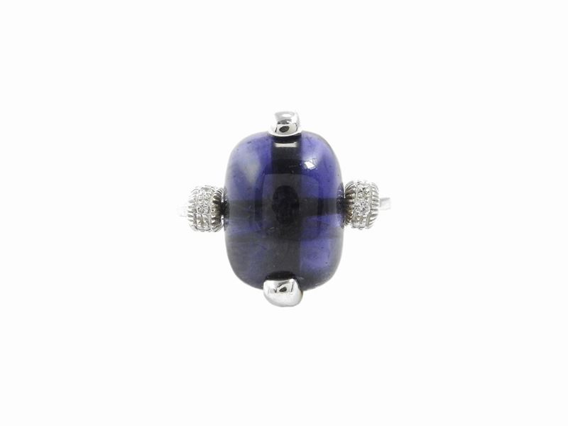 Anello in Oro Bianco con Diamanti e Iolite
