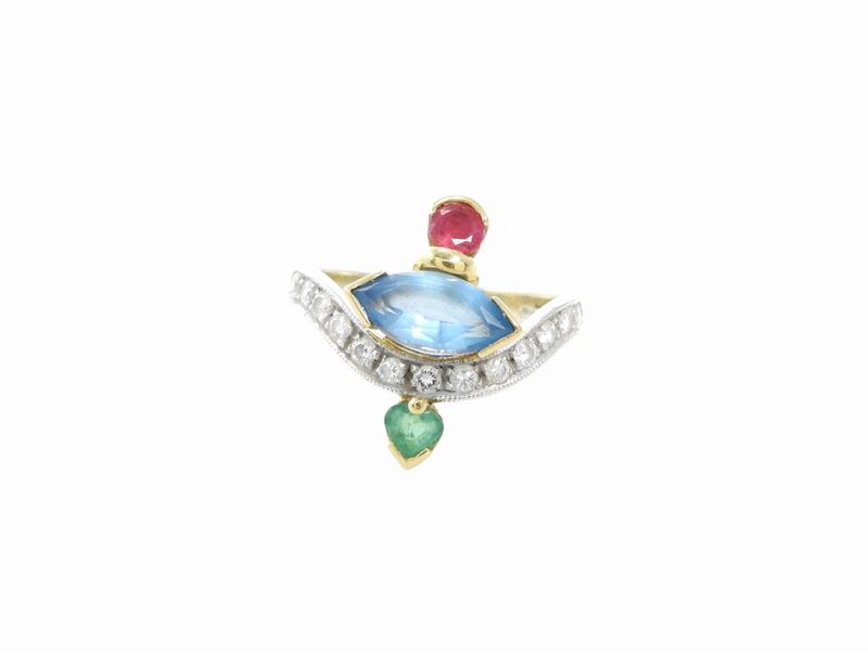 Anello in Oro Bianco e Giallo con Diamanti, Topazio Azzurro, Smeraldo e Rubino