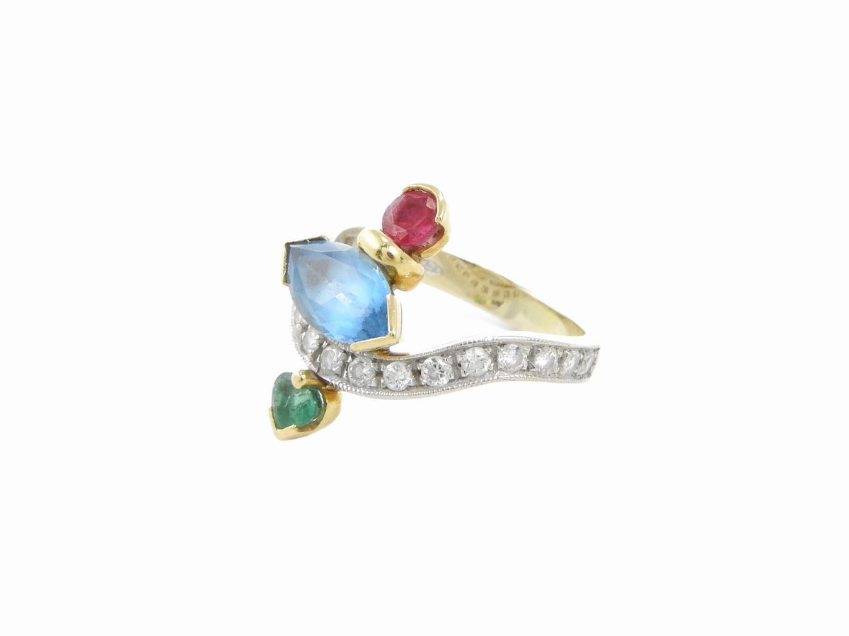 Anello in Oro Bianco e Giallo con Diamanti, Topazio Azzurro, Smeraldo e Rubino