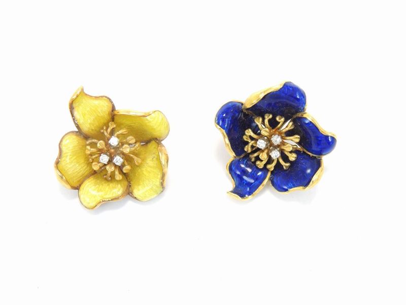 Due Spille in Oro Giallo con Diamanti e Smalti Policromi
