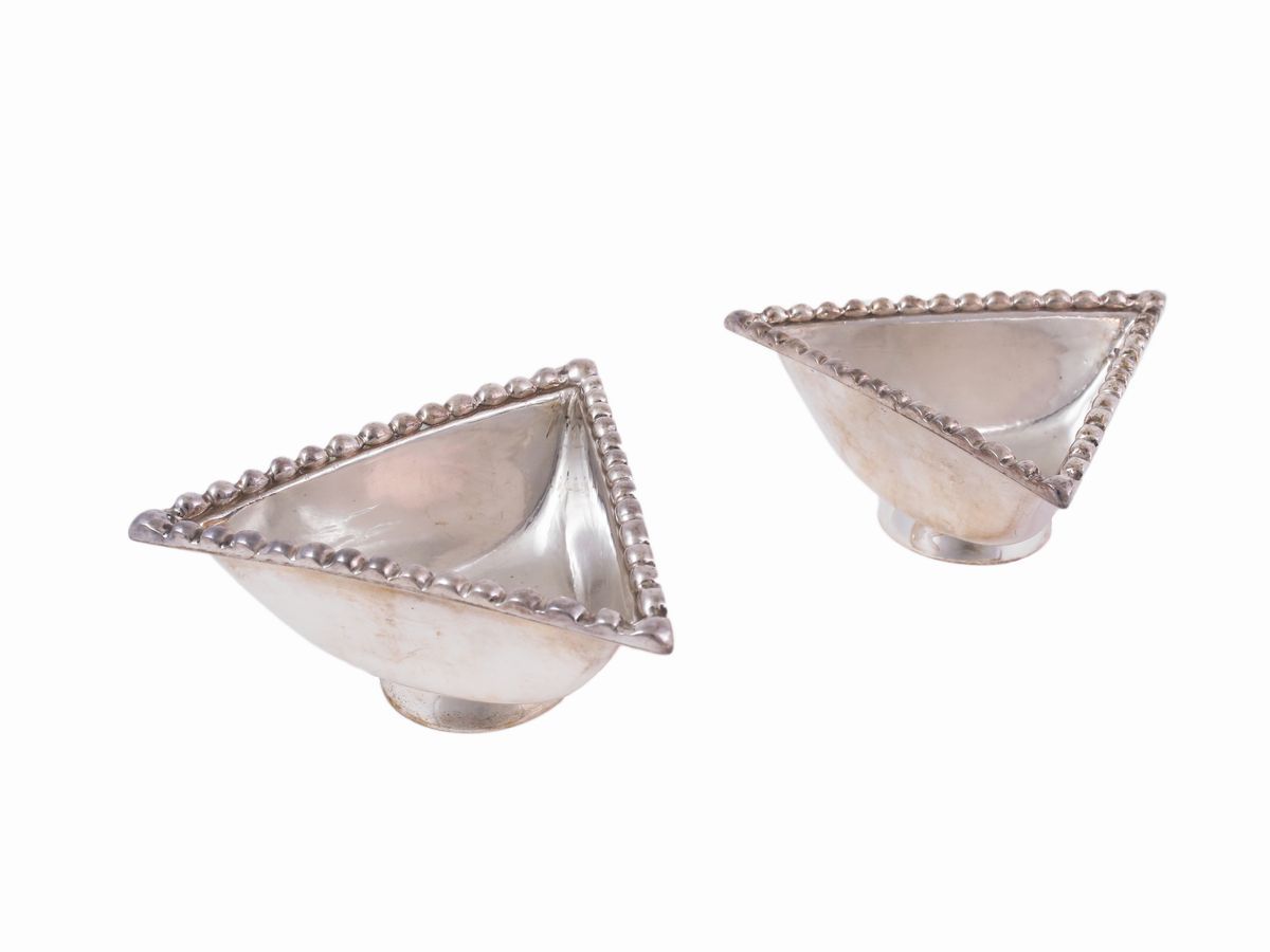 Coppia di Vaschette Triangolari in Argento per Salatini