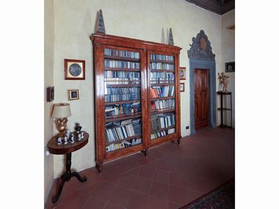 Libreria Impiallaccata in Ciliegio