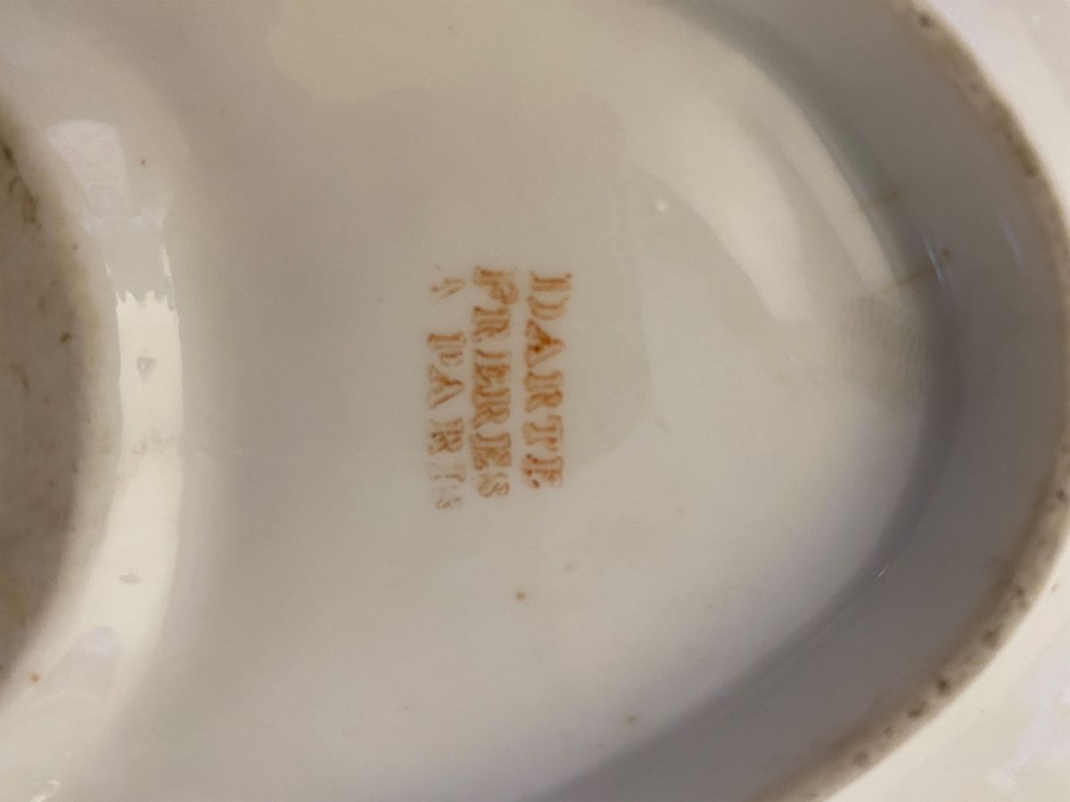 Importante Servito di Piatti in Porcellana Darte Freres