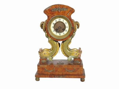 Orologio da Tavolo Impiallacciato in Noce