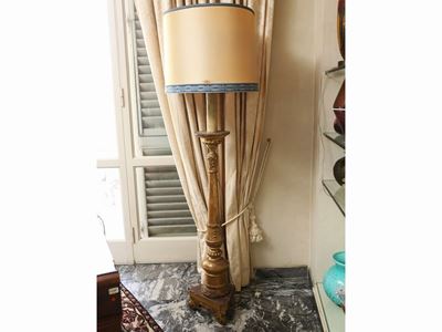 Piantana in Legno Dorato