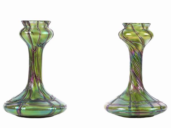 Coppia di vasi in vetro iridescente verde Pallme-Konig