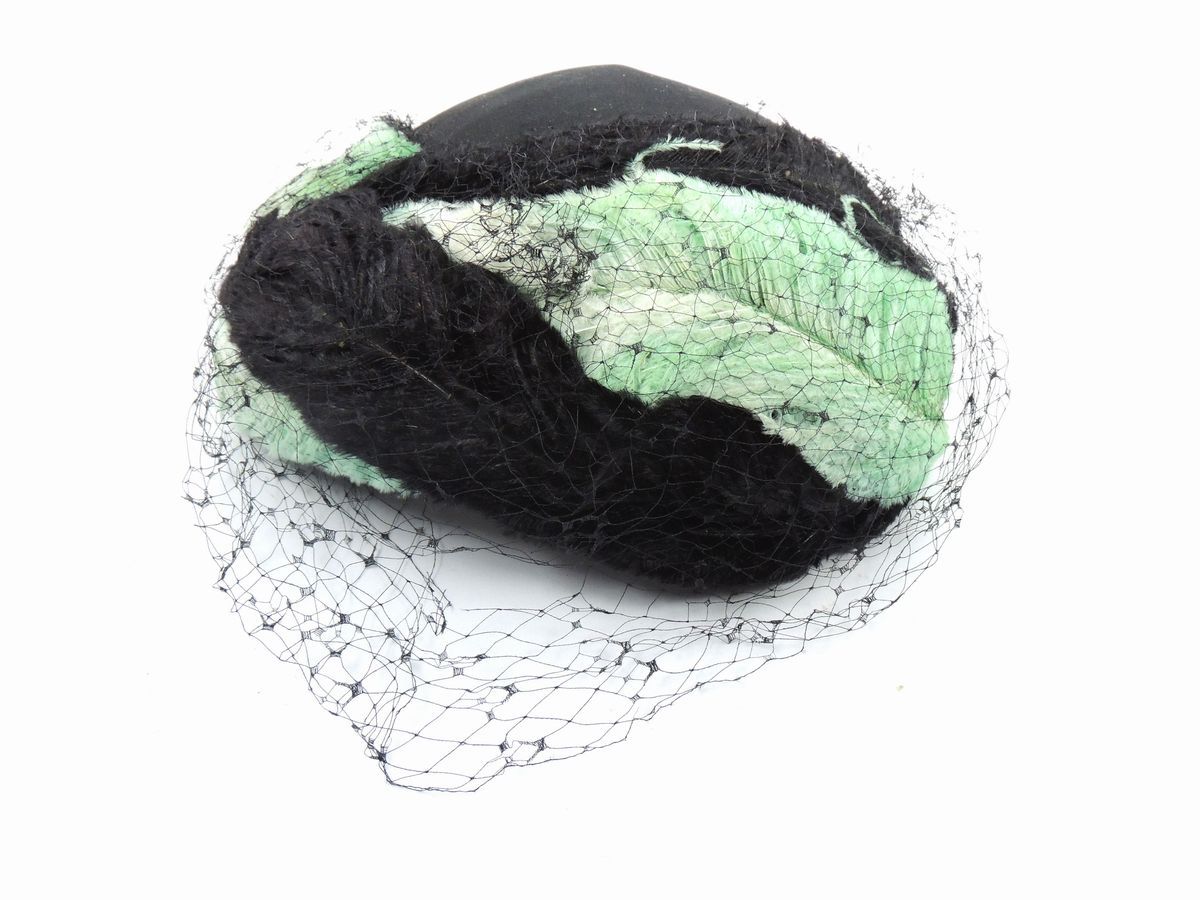 Quattro Cappellini in Velluto, Seta e Tulle
