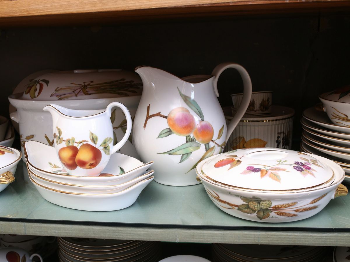 Servito di Piatti in Porcellana Policroma, Royal Worcester Evesham