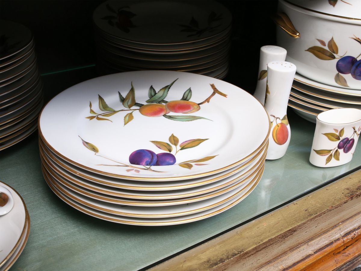 Servito di Piatti in Porcellana Policroma, Royal Worcester Evesham
