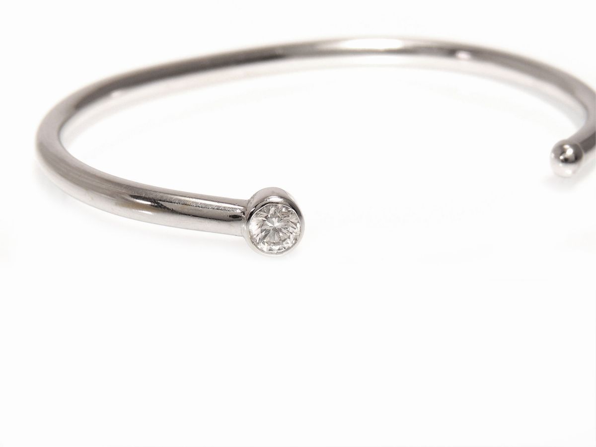 Bracciale Rigido in Oro Bianco con Diamante
