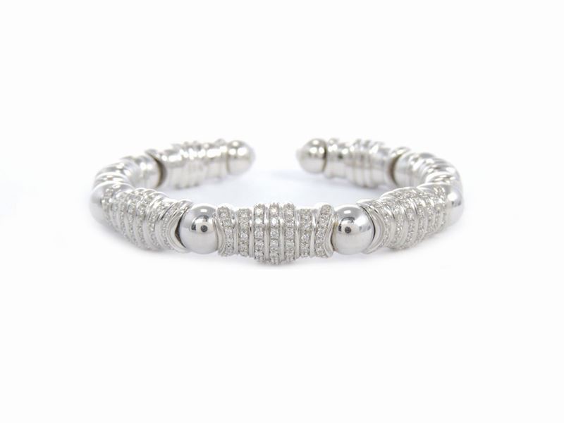 Bracciale Rigido in Oro Bianco con Diamanti