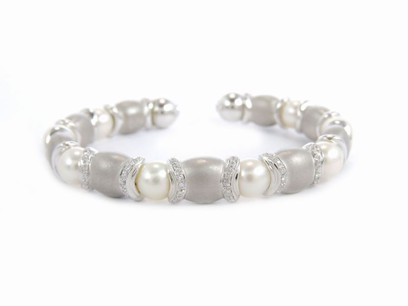 Bracciale in Oro Bianco con Diamanti e Perle Coltivate