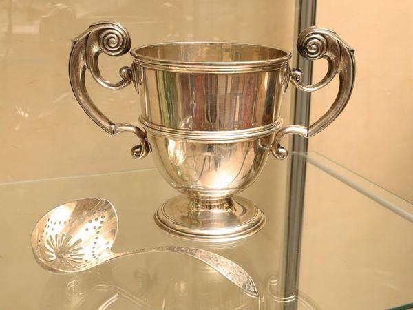 A silver cup, John Langlands I  (Newcastle, 1769)  - Auction The florentine house of a milanese collector: important glasses, objects of art and contemporary art - Maison Bibelot - Casa d'Aste Firenze - Milano
