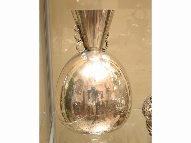 Vaso in Argento Martellato