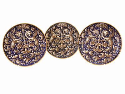 Serie di Tre Piatti in Ceramica