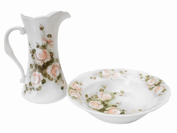 A Liberty porcelain toilette set  - Auction Furniture, Paintings and Curiosities from Private Collections - Maison Bibelot - Casa d'Aste Firenze - Milano