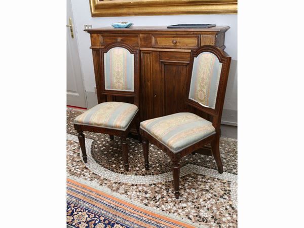 A set of four walnut chairs  - Auction Furniture, Paintings and Curiosities from Private Collections - Maison Bibelot - Casa d'Aste Firenze - Milano