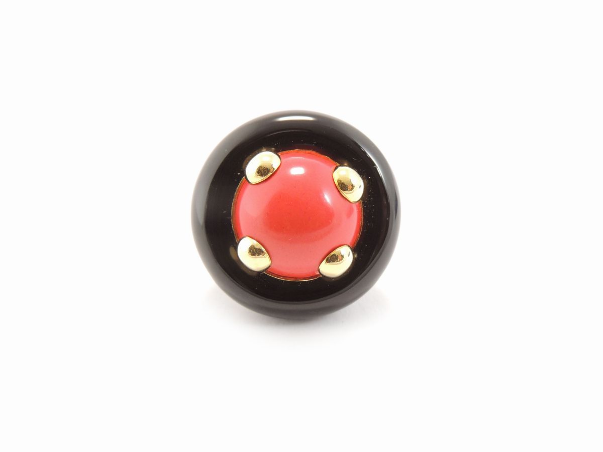 Anello in Oro Giallo e Argento 925/1000 con Corallo Rosso e Smalto Nero