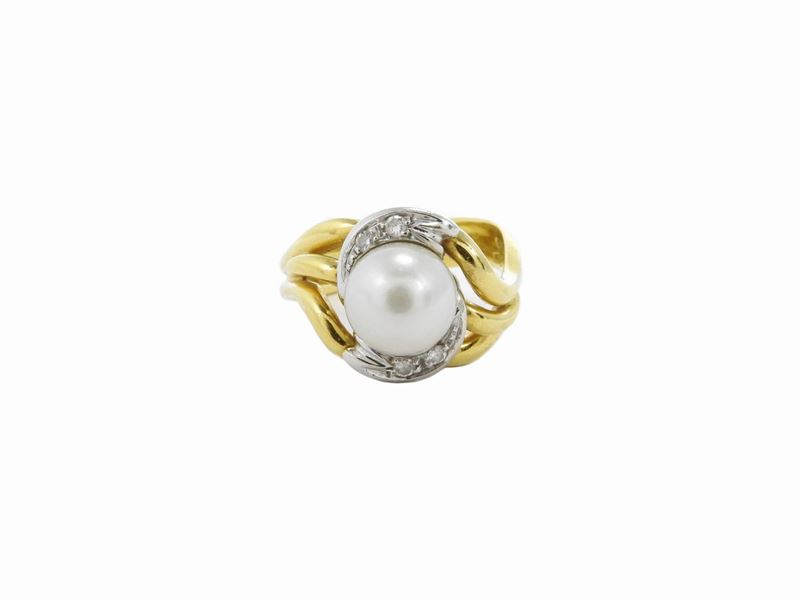Anello in Oro Bianco e Giallo con Diamanti e Perla Coltivata