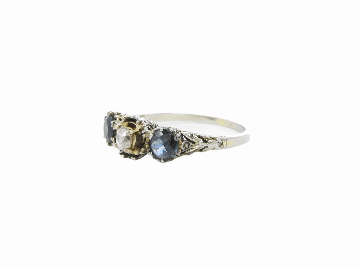 Anello in Oro Bianco con Diamante e Zaffiri